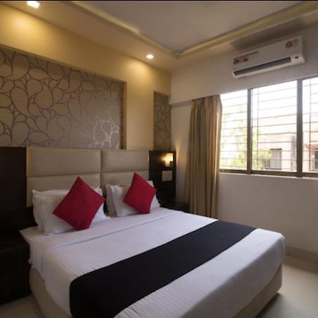 Hotel Galaxy Comforts Mumbai Exterior photo