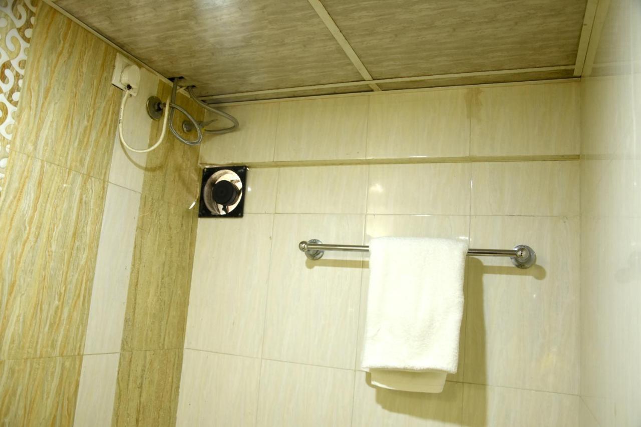 Hotel Galaxy Comforts Mumbai Exterior photo